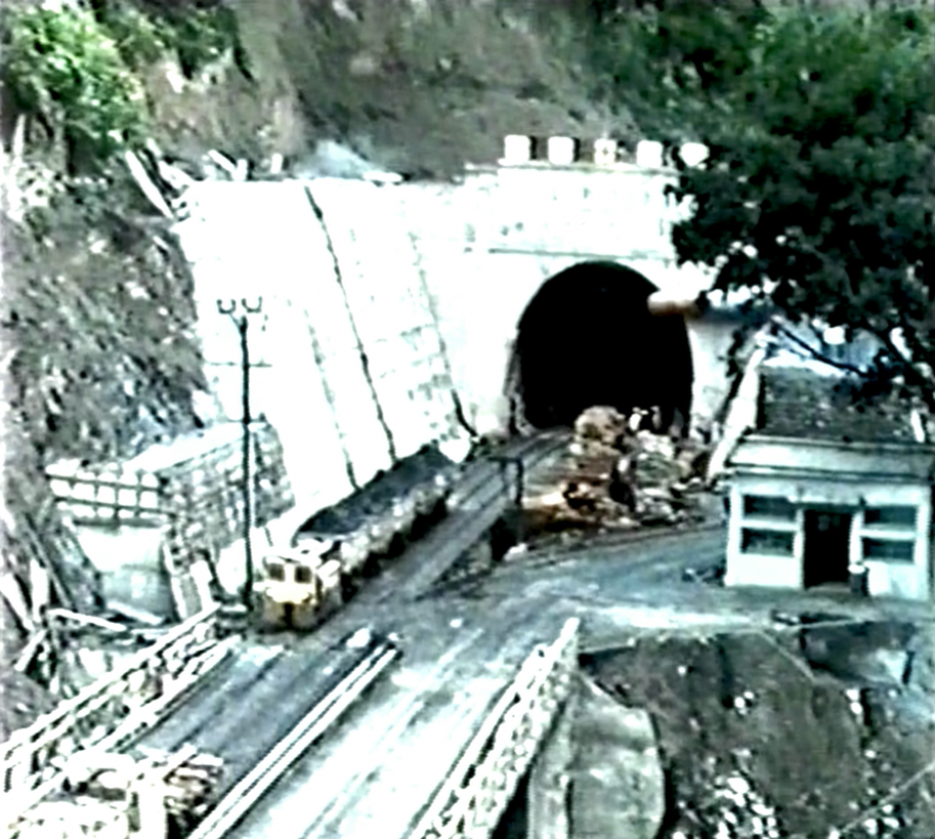 南迴鐵路單線隧道及導坑出碴作業洞外之臨時卸碴場