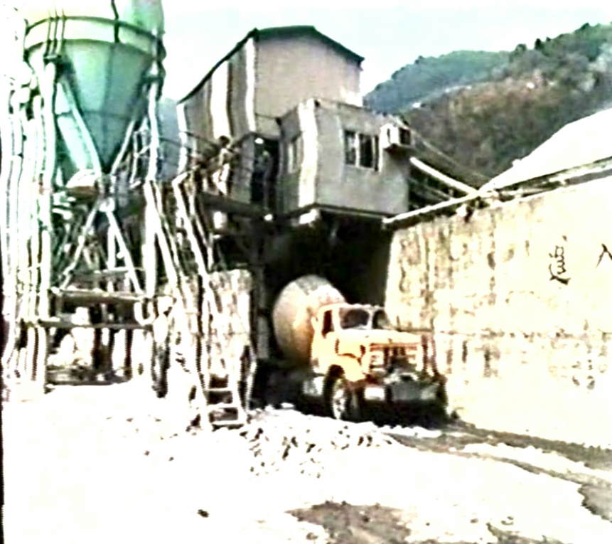 南迴鐵路隧道襯砌作業