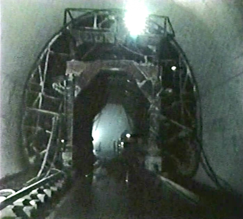 南迴鐵路隧道中央隧道西豎坑