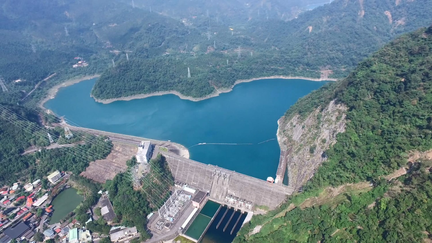 濁水溪流域明潭電廠開關場及明潭下池水庫俯瞰