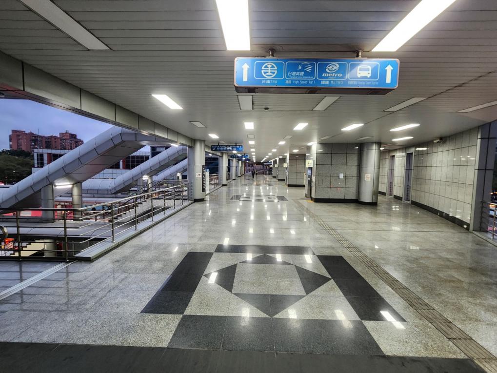 臺北市區鐵路地下化板橋新站二樓商店區設施