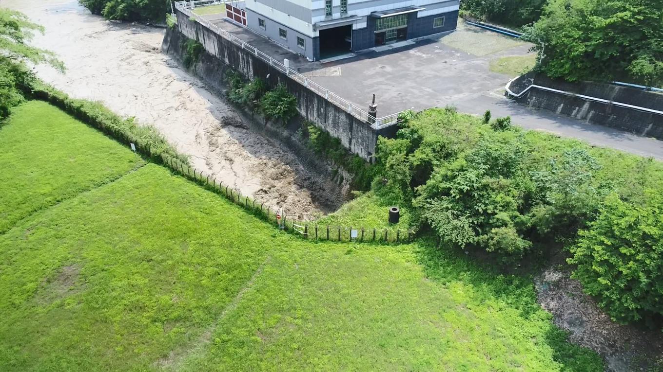 烏山頭水庫:烏山嶺隧道西口天井豎坑引水道出口