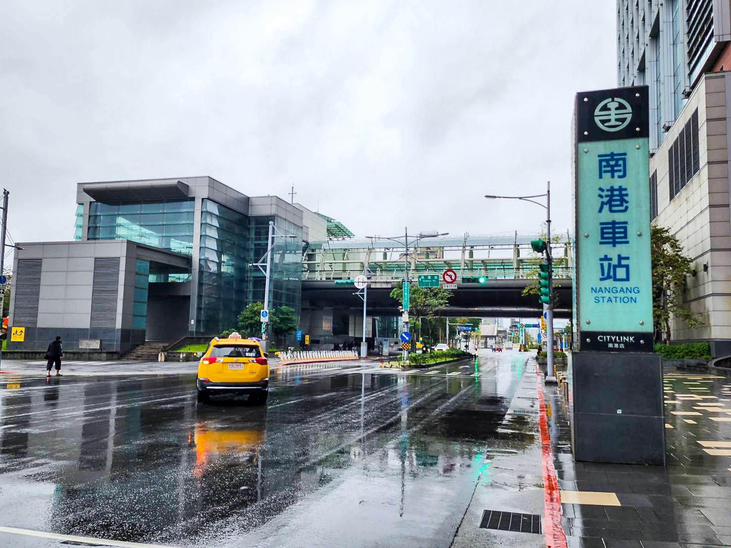 臺北市區車站鐵路地下化第四期東延南港工程「南港專案」第四代南港車站Ｂ棟連接北出口空橋