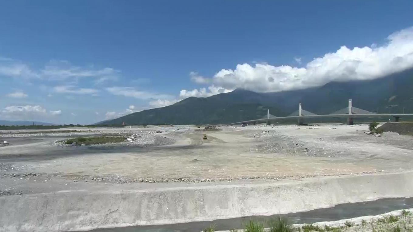 花東線鐵路雙軌隧道溪口隧道穿越壽豐溪