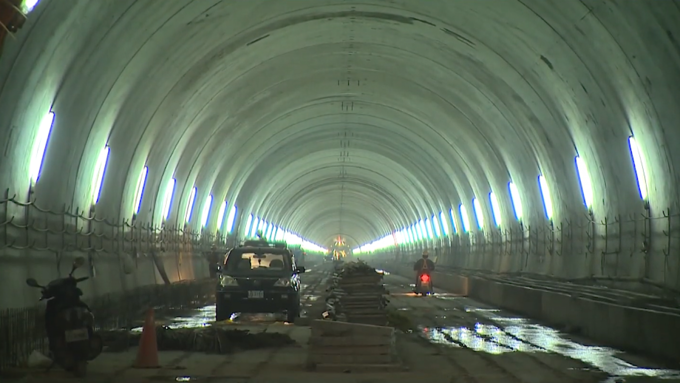 花東線鐵路雙軌隧道工程新自強隧道襯砌施作