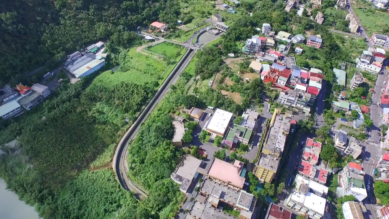 小粗坑電廠>小粗坑引水道明渠：引水路總長 2,262.59 公尺