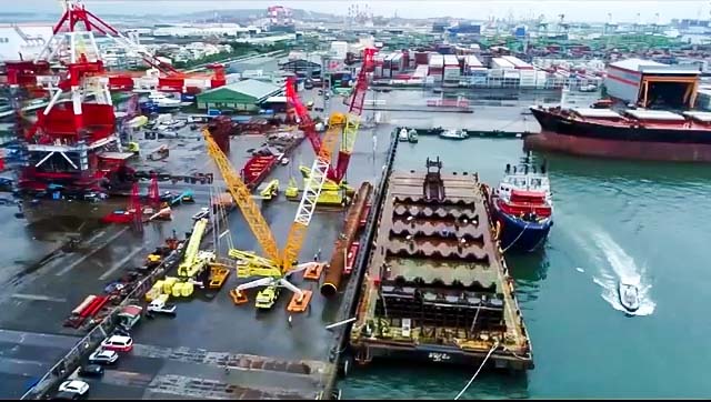 台電一期離岸風電示範風場設施鋼管樁裝