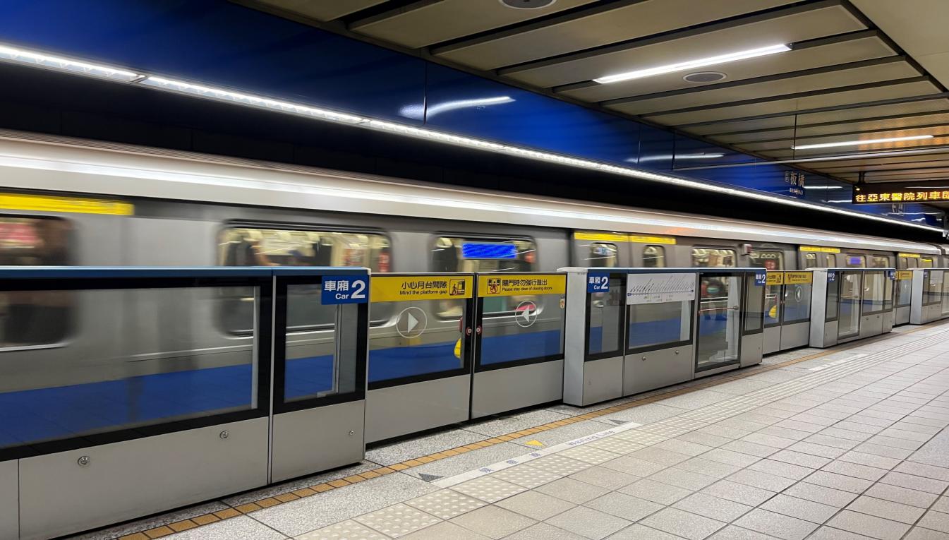 捷運板南線板橋線沿線車站板橋站(BL07)月台層
