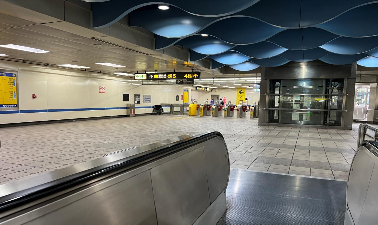捷運板南線板橋線沿線車站新埔站(BL08)大廳層