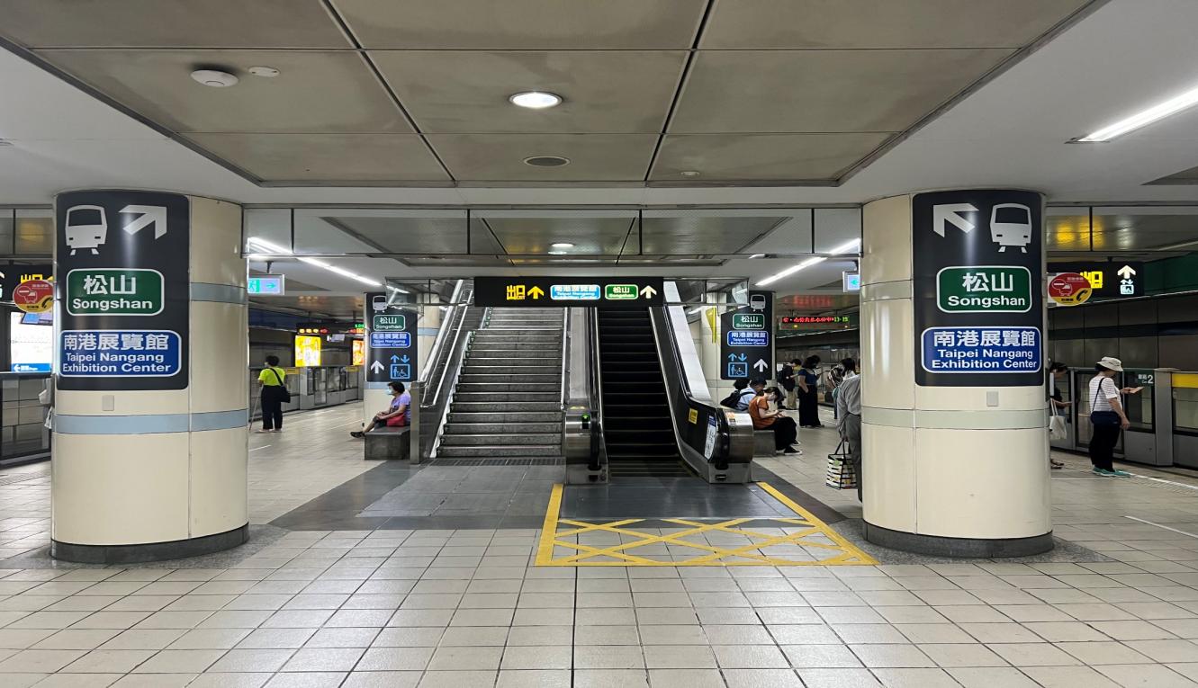 捷運板南線南港線西門站(BL11/G12)轉乘松山新店線
