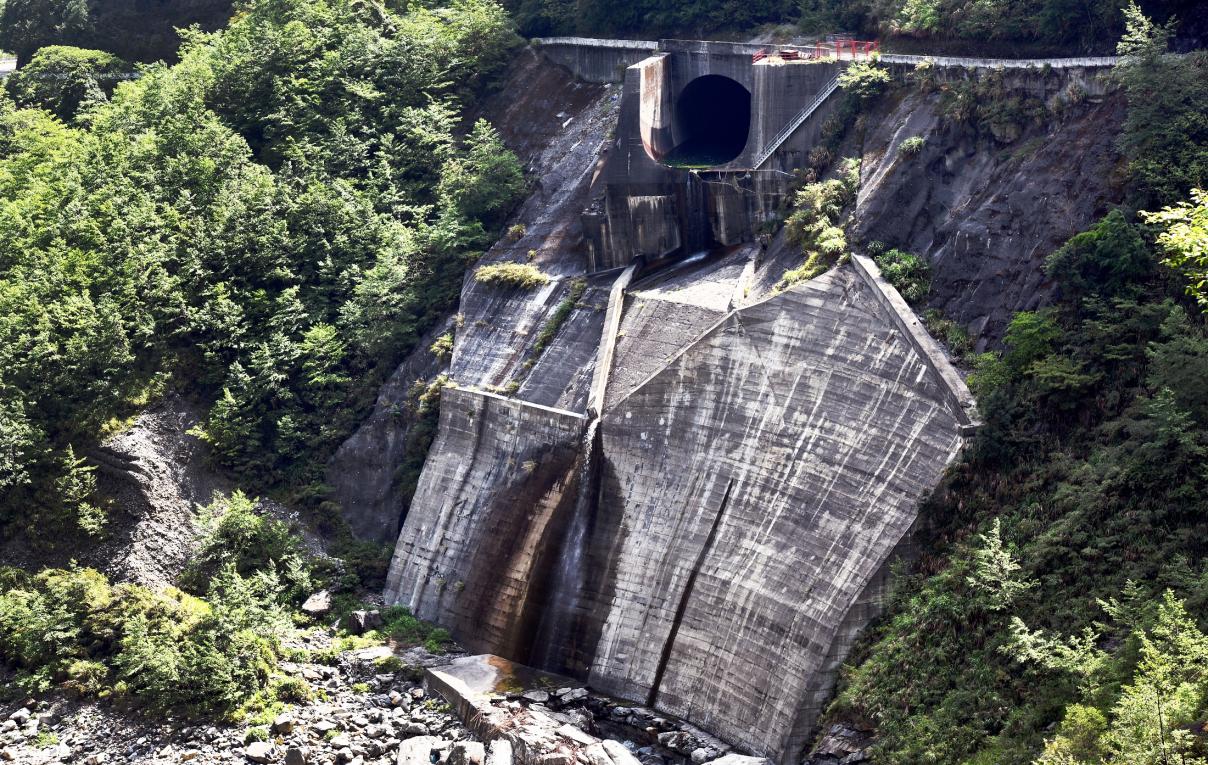 大甲溪流域德基水庫排洪隧道出水口