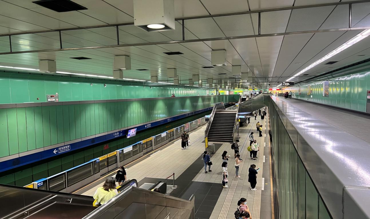 捷運板南線南港線永春站(BL19)地下二樓月台層