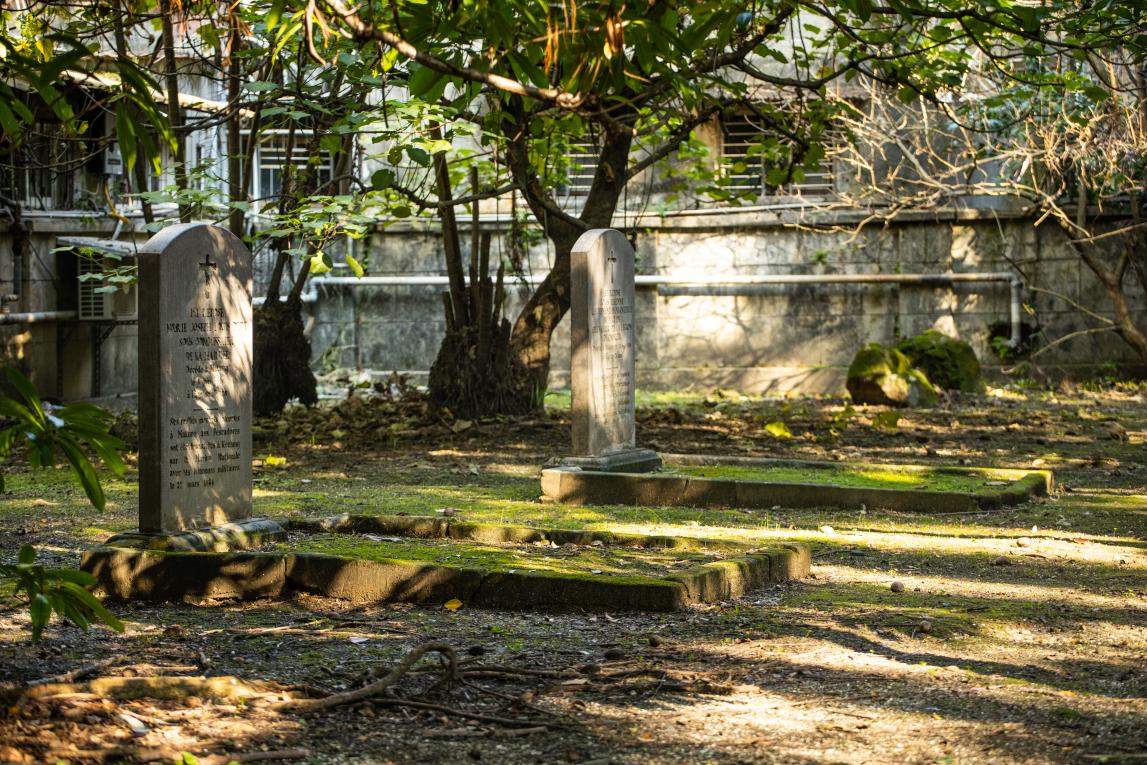 基隆港:法國公墓紀念公園墓碑  (1885年)
