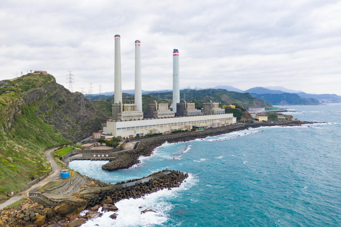 基隆港:協和電廠，總裝機容量200萬千瓦。一號機在1977年商業運轉，至1985年廠內機組全部完工。