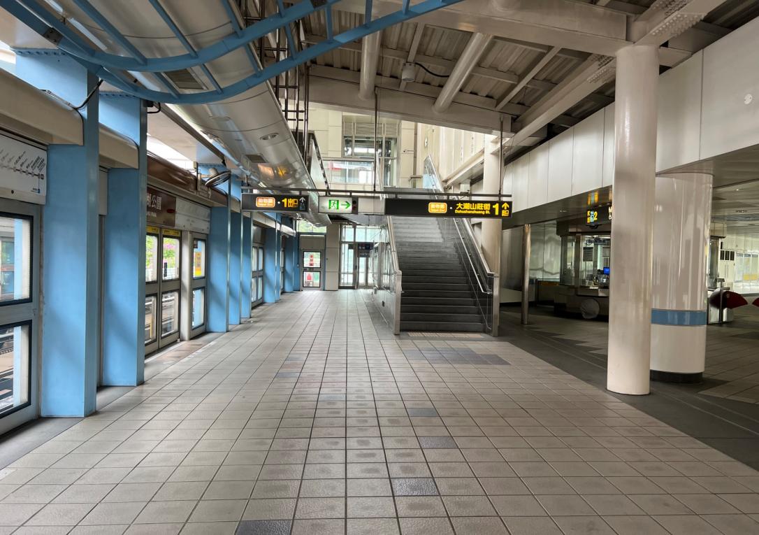 捷運內湖線沿線車站大湖公園站(BR20)月台層