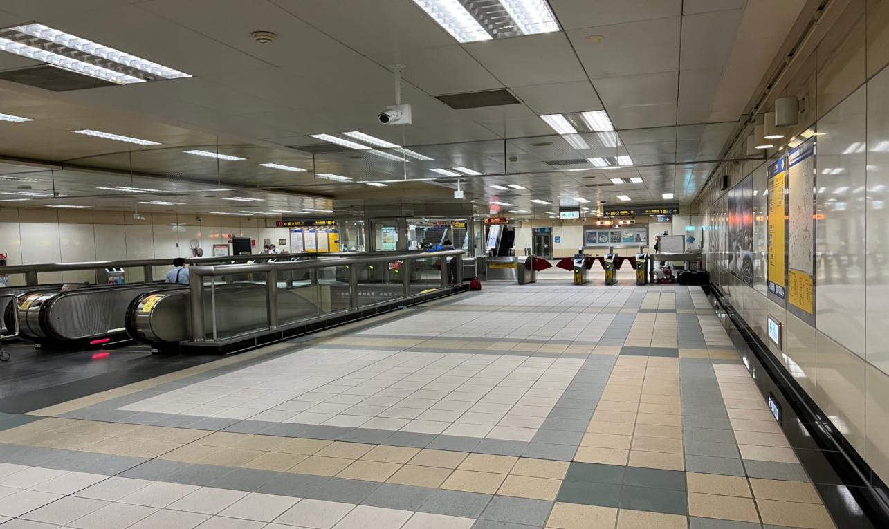 捷運中和新蘆線新莊線新北市段沿線車站-廻龍站(O21)大廳層