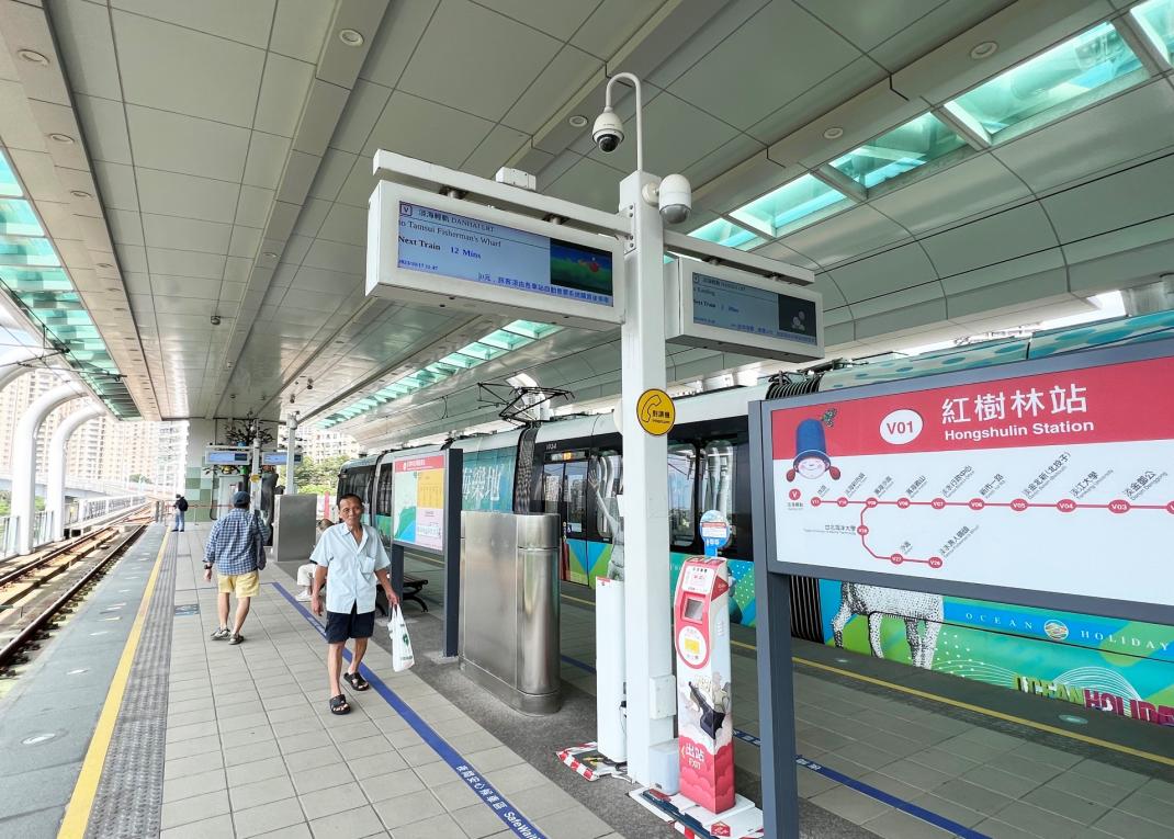 淡海輕軌綠山線沿線車站-紅樹林站-淡海輕軌月台