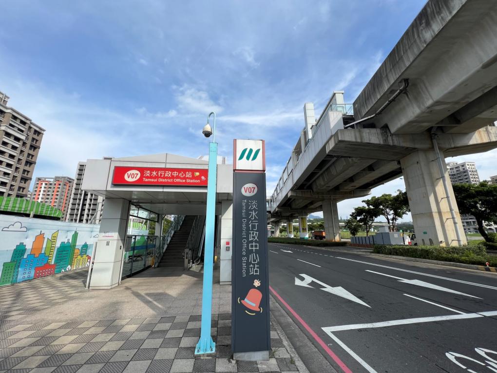 淡海輕軌綠山線沿線車站-淡水行政中心站-出入口