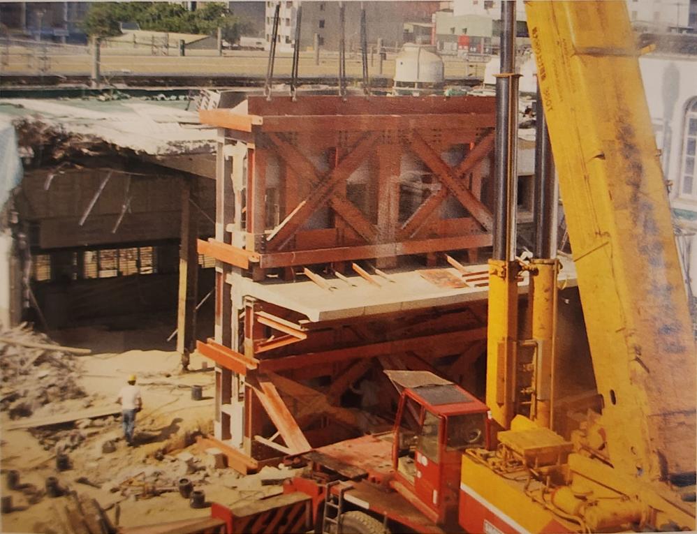 高雄市區鐵路地下化-帝冠式車站第二次遷移工程(2021.8.22-2021.9.26)