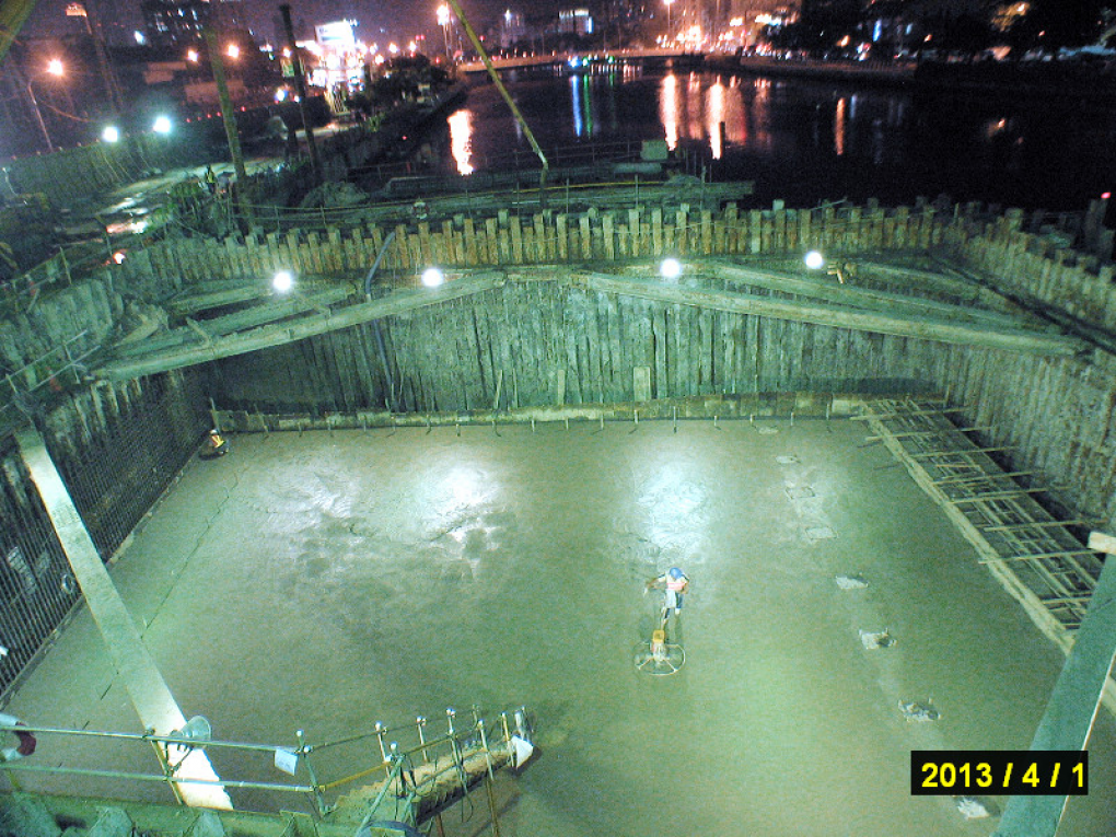 高雄市區鐵路地下化-愛河段臺鐵鐵路地下化工程-過河段鐵路隧道施工