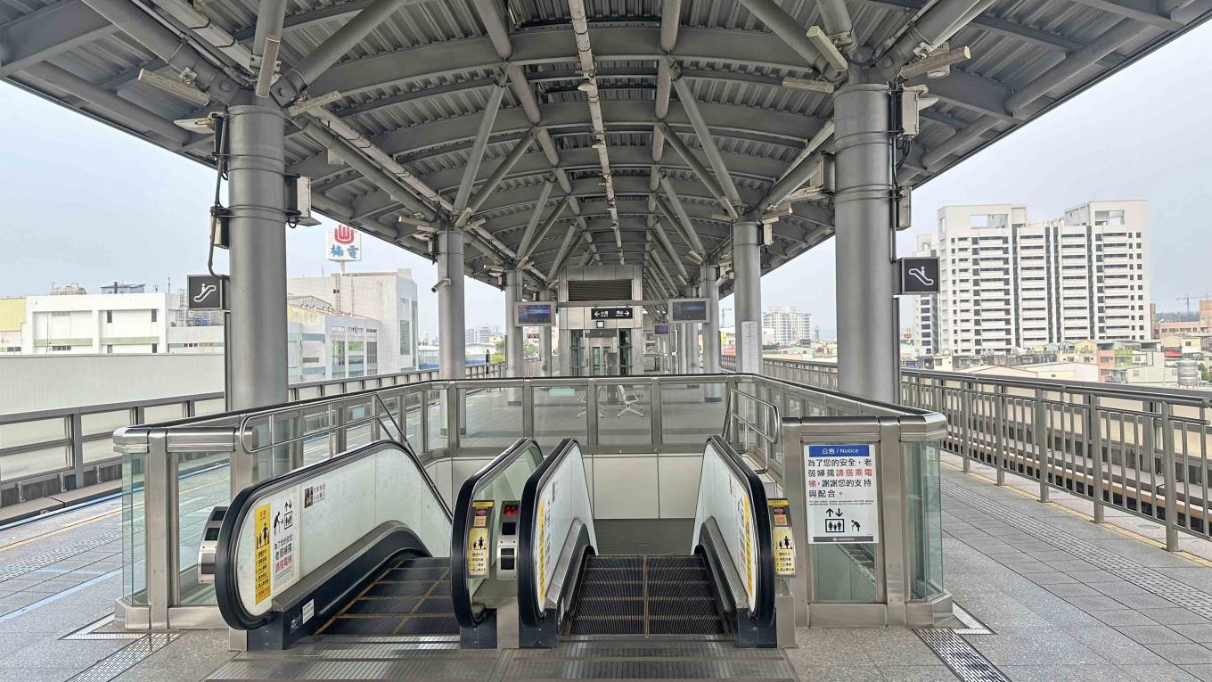 高雄捷運紅線沿線車站介紹-楠梓加工區站(R19)月台層