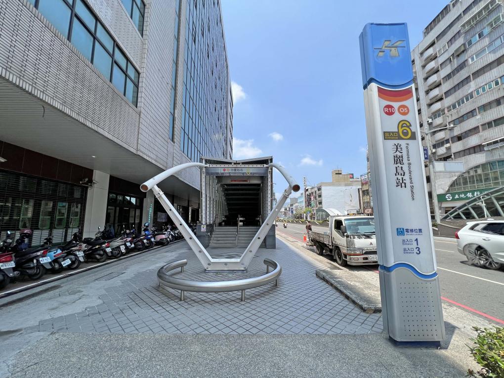 高雄捷運紅線沿線車站介紹-美麗島站(R10)(O5)-出入口