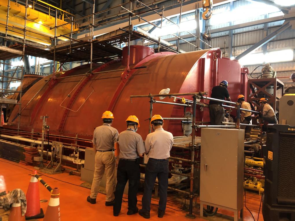 大林電廠機組保固大修之二號機發電機組LPB低壓汽機回裝完成
