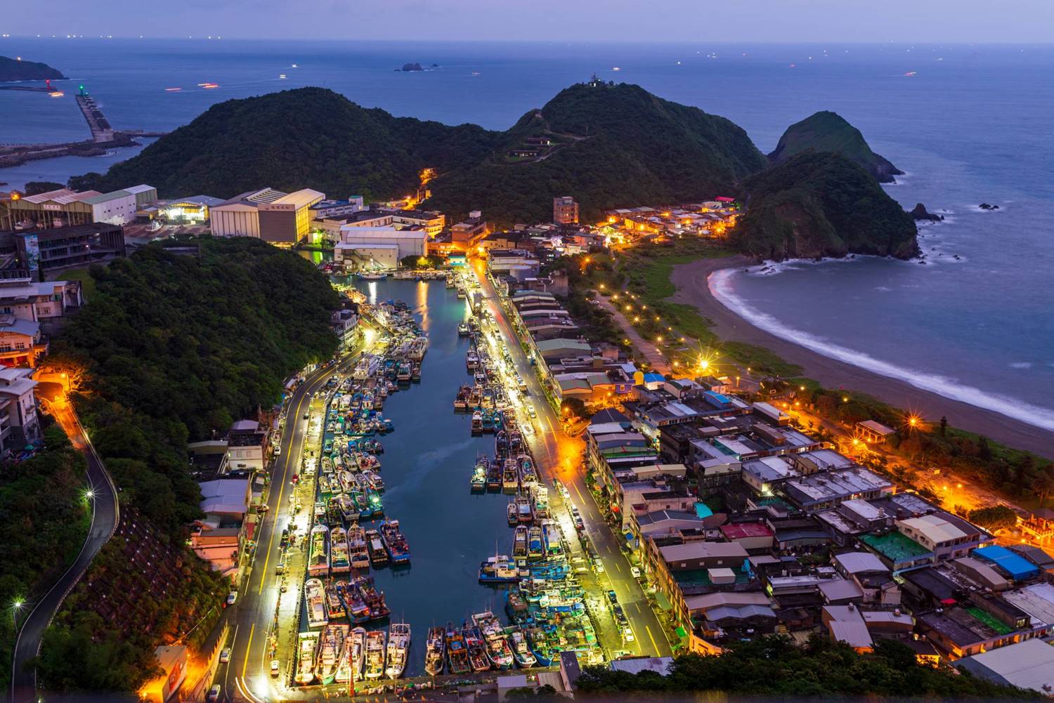 南方澳觀景台俯瞰蘇澳港夜景