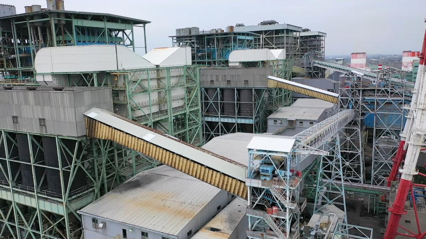 興達電廠卸煤系統之輸送燃煤到燃煤機組的密閉式皮帶