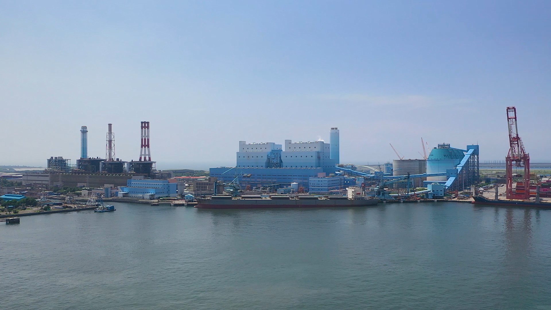 高雄港:大林發電廠全景