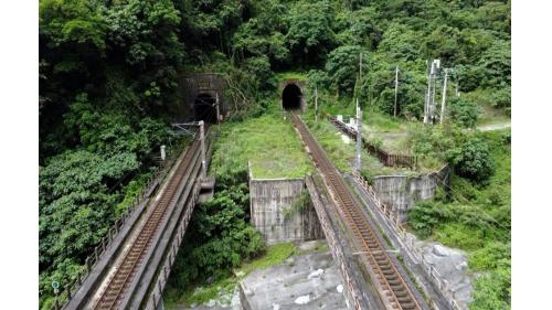 新舊崇德隧道北口