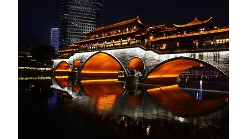 都江堰持續運作至今超過二千年，目前成都的用水仍來自都江堰。