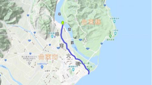 1905年日本政府補助工程費13千餘圓開鑿圳渠，當時水圳流過現在的普悠瑪部落、馬蘭部落，再流經台東市的溝渠，最終從現在的台東市海濱公園流向太平洋。