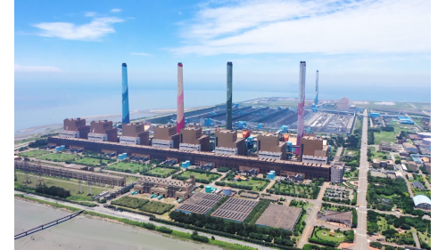 台中火力發電廠位於台中港後期航道南端，榮工處於1985年3月1日開工。