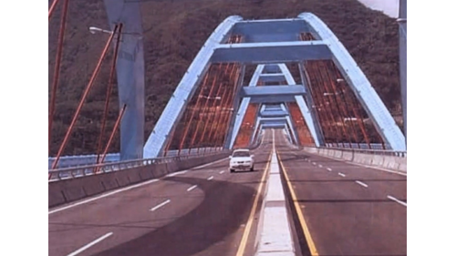 跨越花蓮立霧溪的景觀大橋太魯閣大橋