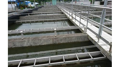 二期沉澱池2池，每池長 35m 寬 7.0m 深。舖設傾斜管 4.4m x5 ㎝ x5 ㎝x60 ㎝、停留時間1.01hr。