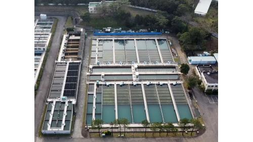 二期快濾池、沉澱池、膠羽池(左);一期沉澱池、膠羽池、快濾池。