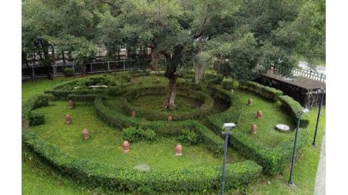 日治時期豐原水道配水池功能，係將來自清水池加氯殺菌後乾淨的水，適時配送至神岡及豐原地區。配水池現為公園內空地。