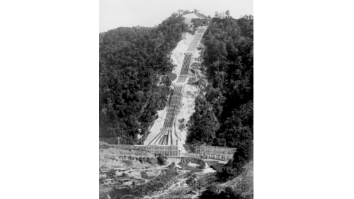&nbsp;門牌潭發電所1919年開工，1934年完工後改名日月潭第一發電所，二戰後1946年10月修復恢復供電，總統蔣中正偕夫人巡視賜名「大觀」，1985年8月，明湖發電廠完工商轉，並交由大觀發電廠營運，稱為「大觀二廠」，大觀電廠改名為「大觀一廠」。