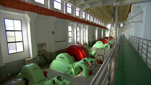 大觀一廠發電機組是1923年德國VOITH公司製造的橫軸佩爾頓式水輪機組，共有五組，每部機組發電量22MW，五組共110MW。
