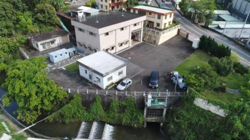 &nbsp;位於台中市石岡區萬興里社寮角，最早興建於日治時期的1922年，稱為社寮角發電所。1940年歸台灣電力株式會社，1946年3月台灣電力公司管轄，2001年改組，社寮角發電廠改稱為大甲溪發電廠社寮機組。