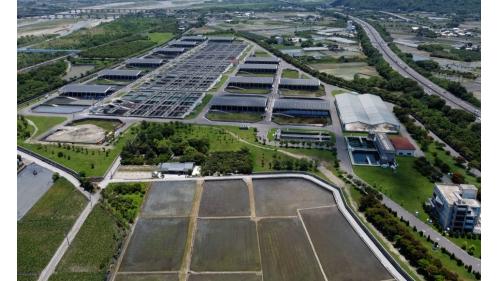 因集集攔河堰原水濁度高，由前處理設備場先行處理降低濁度，再送往湖山淨水場。
