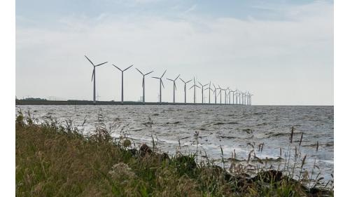 每部發電機可產生3百萬瓦(MW)電力，總發電量可達144百萬瓦(MW)電力，足以供應16萬戶家庭使用。