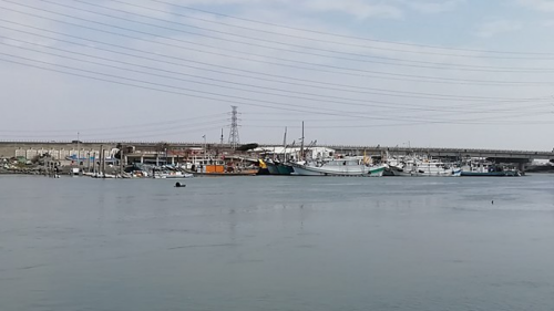 海氣象觀測塔量測資訊展示地點，位於線西鄉，早期有人利用潟湖開闢漁塭，從事養殖漁業而得名。後因彰濱工業區開發，於該村西南一角闢建一人工港，稱之為「塭仔港」。