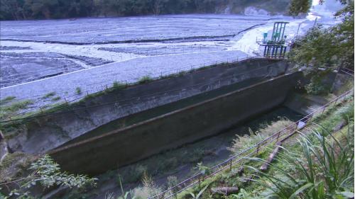 原取水口於2008年因「辛樂克」颱風而遭土石深埋，目前尚未修護，在河床新築土堤引水繼續發電。