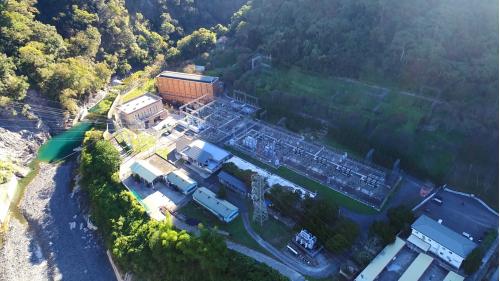萬大電廠興建於1941年，1943年3月完工開始正式發電。