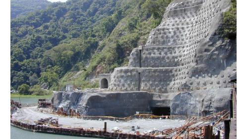 新武界引水隧道工程，將武界壩上游濁水溪及其支流栗栖溪溪水以越域引水方式引入日月潭。主要功能是確保日月潭水源穩定，完工後日月潭每年可增加約8億立方公尺的進水量[3]，發電系統每年可增加 7,600 萬度。