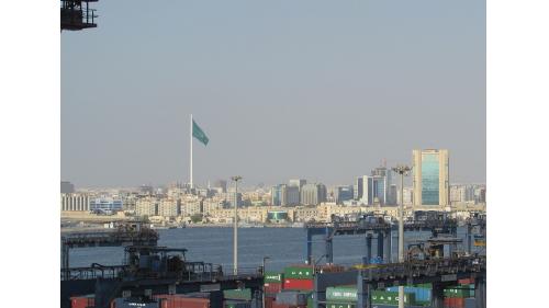 全世界的國際貿易港口約有2500多個，其中包括鹿特丹港、倫敦港、紐約港、新加坡港等等。圖中為沙烏地阿拉伯的吉達港
