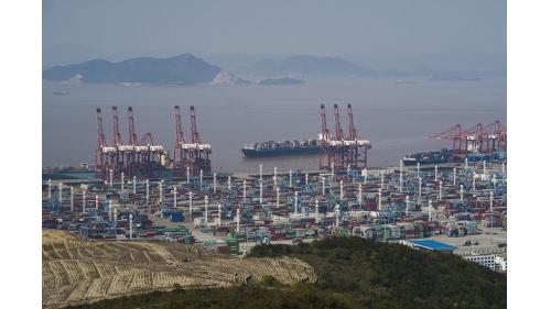 全世界的國際貿易港口約有2500多個，其中包括鹿特丹港、倫敦港、紐約港、新加坡港等等。圖中為中國寧波舟山港