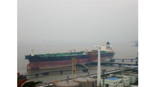 全世界的國際貿易港口約有2500多個，其中包括鹿特丹港、倫敦港、紐約港、新加坡港等等。圖中為中國寧波舟山港原油碼頭